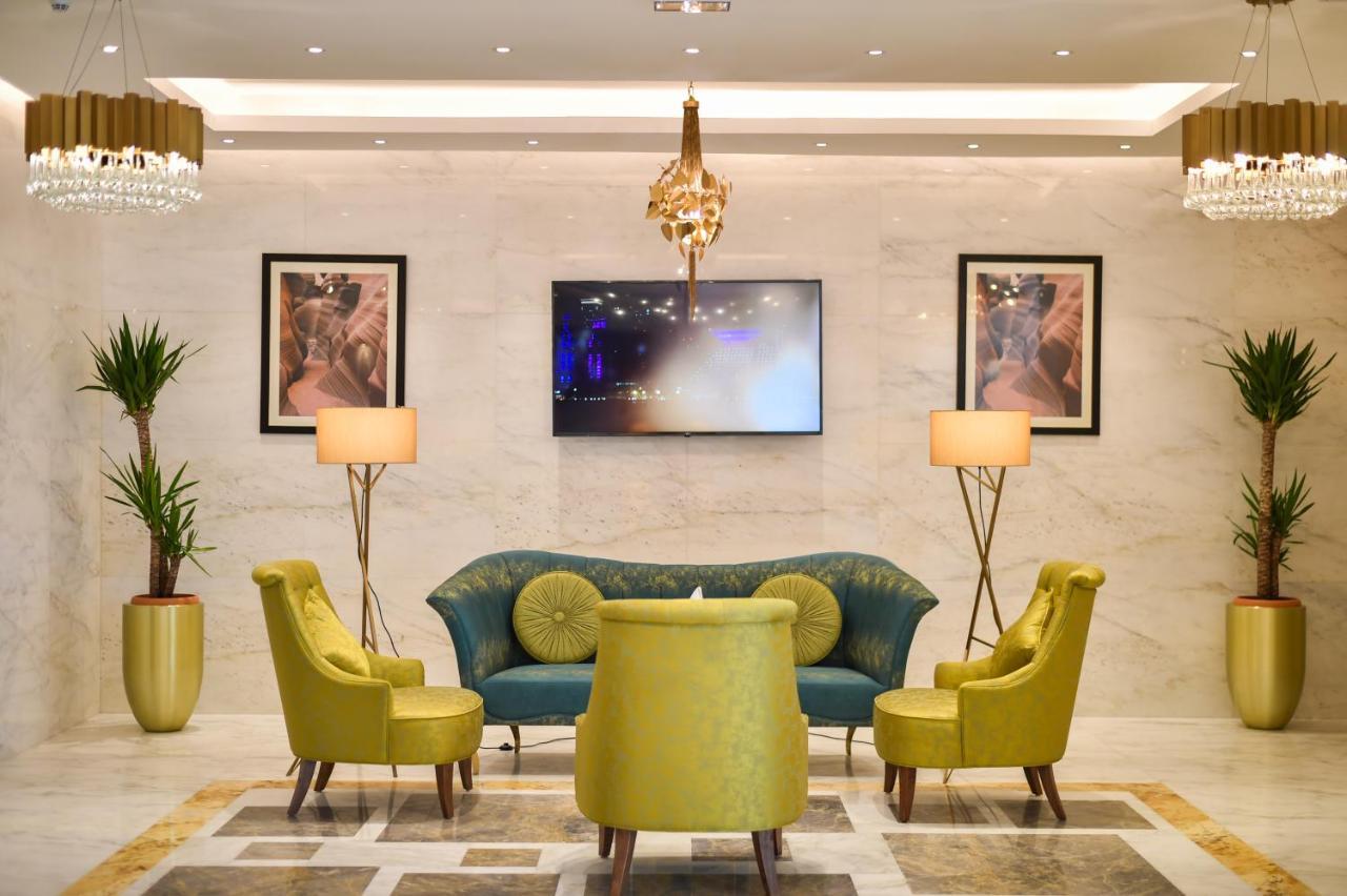 Waterfront Hotel Apartment Lusail Buitenkant foto The lobby of the hotel
