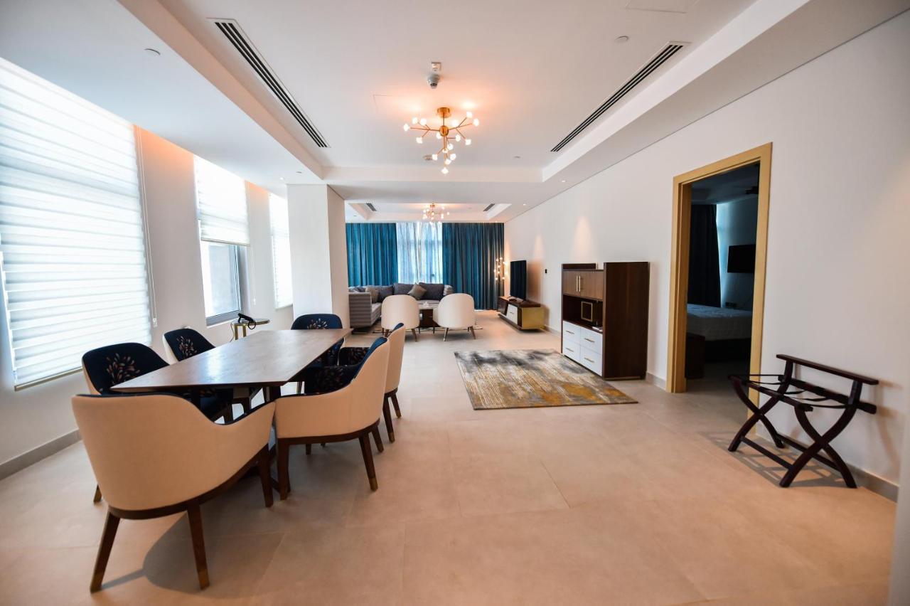 Waterfront Hotel Apartment Lusail Buitenkant foto A suite at the hotel