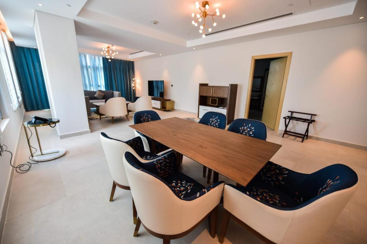 Waterfront Hotel Apartment Lusail Buitenkant foto A suite at the hotel
