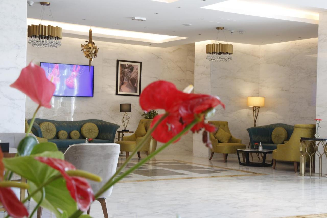 Waterfront Hotel Apartment Lusail Buitenkant foto Lobby