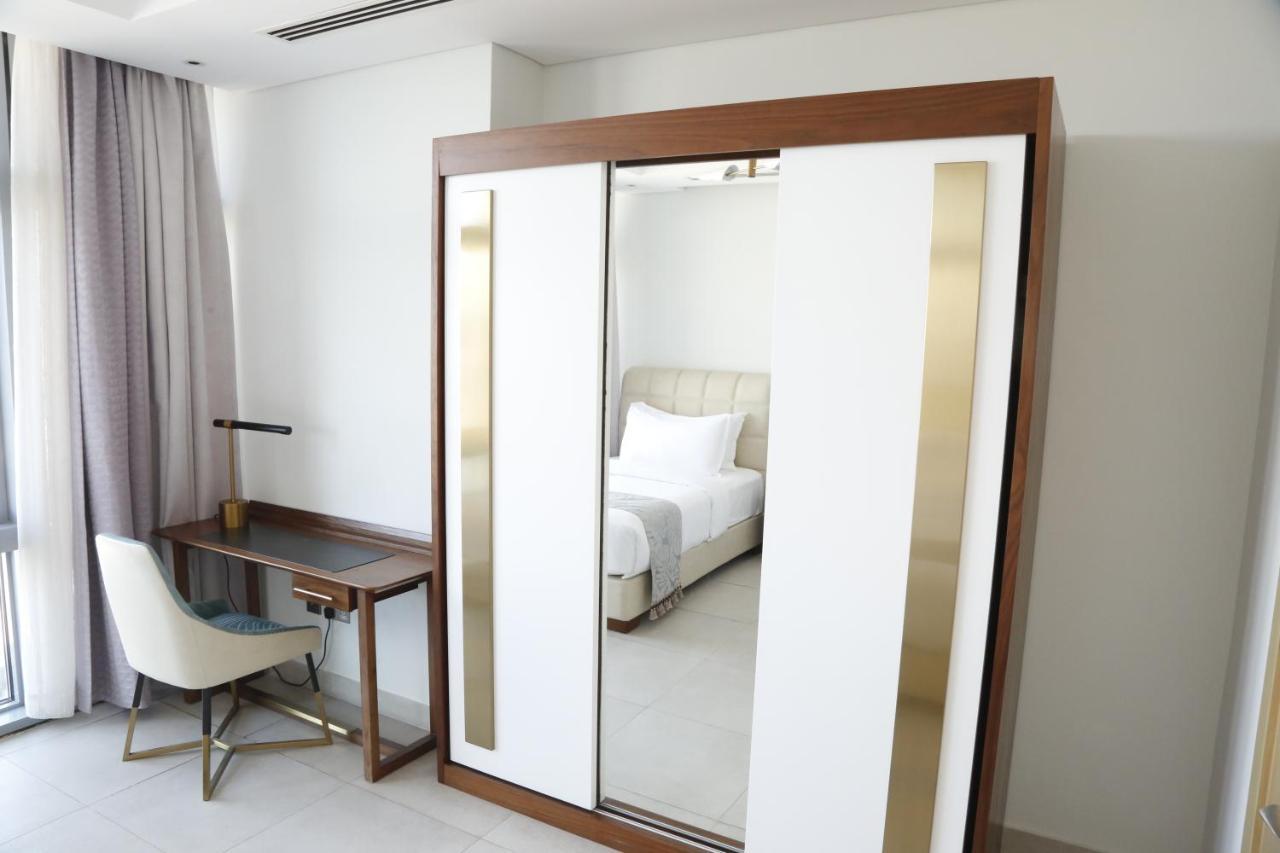 Waterfront Hotel Apartment Lusail Buitenkant foto Sliding doors