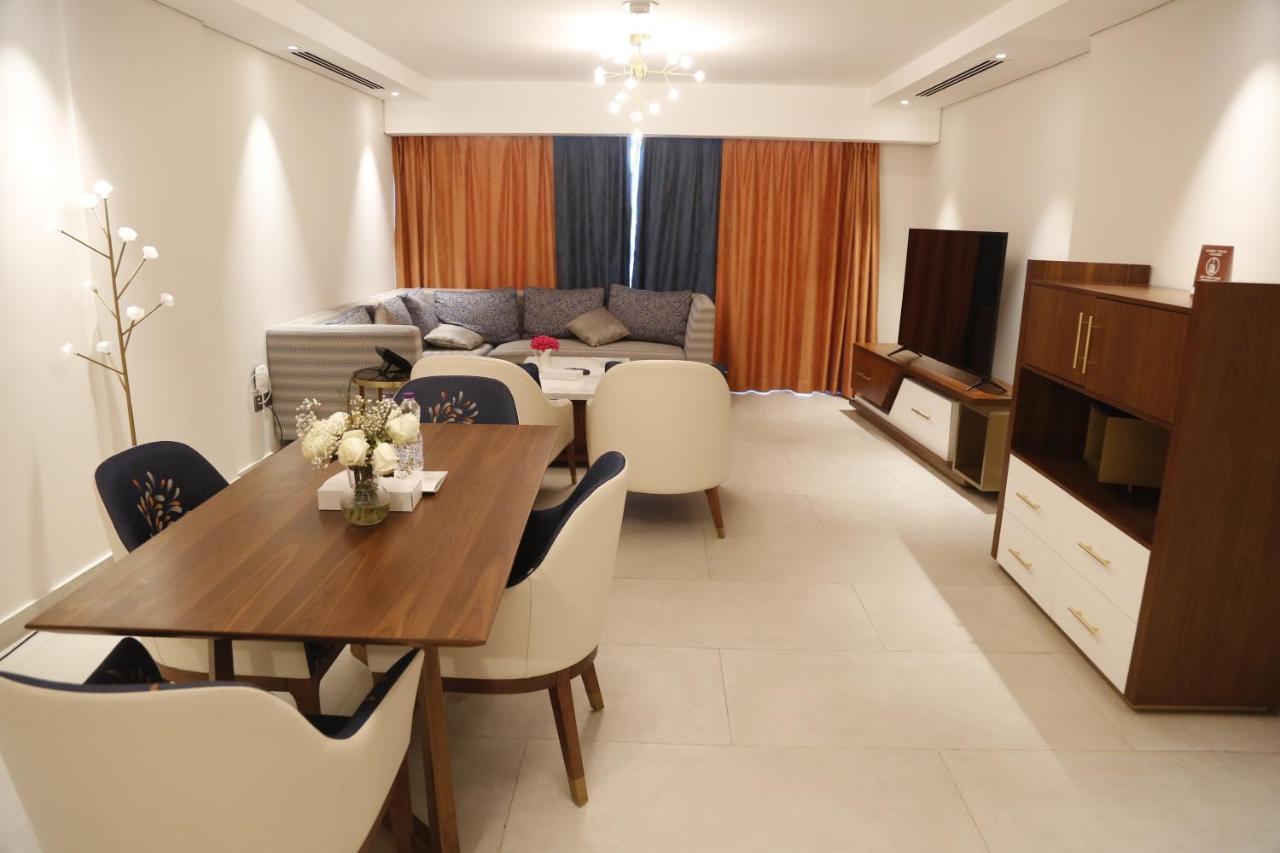 Waterfront Hotel Apartment Lusail Buitenkant foto A living room in a condominium